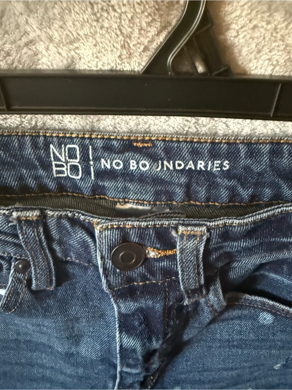 No Boundaries Women's Dark Blue Ripped Skinny Jeans - Picture 3 of 4